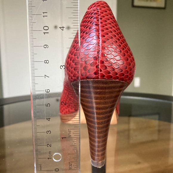 COLE HAAN Sz 6 B Bethany Grand OS Snakeskin Embossed Pumps Heels D38994 Red - Picture 13 of 14